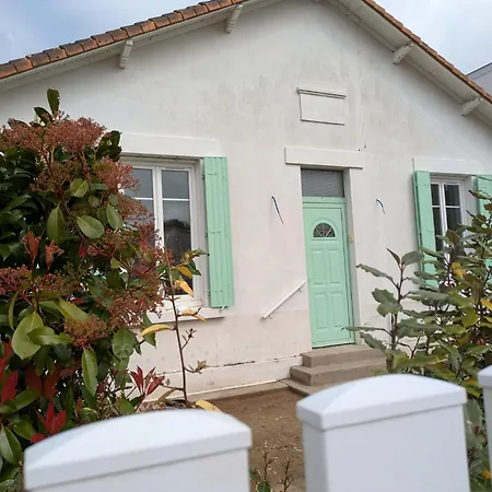 Charmante Maison Pour 4 A 6 Personnes A 200m Des Plages * サン・パレ・シュル・メール