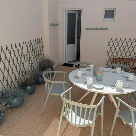 Semesterbostad Charmante Maison Pour 6 Personnes A 200m De La Saint-Palais-sur-Mer